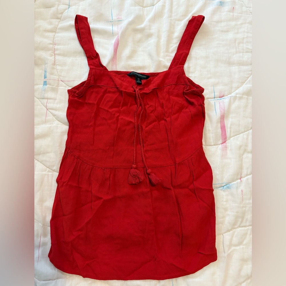 BANANA REPUBLIC Red Sleeveless Top with Tassel Tie